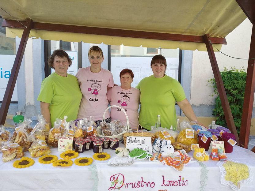 Za Jurjev festival kulinarike in domače obrti v Slovenskih Konjicah smo pripravile domače dobrote in kvačkane izdelke.